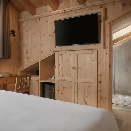 Hotel Dei Pini 4*