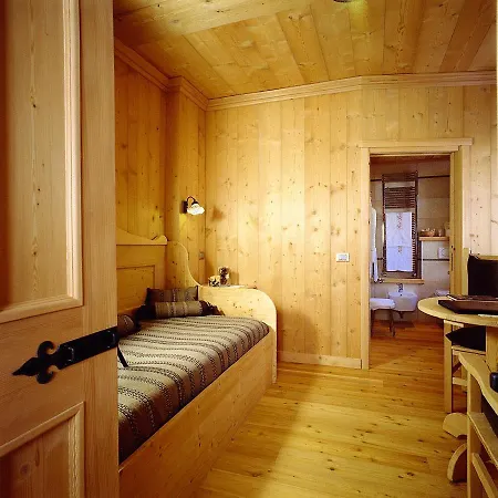Hotel Dei Pini 4*