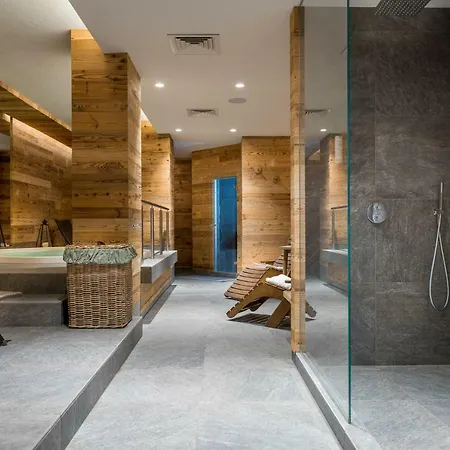 Dei Pini Hotel 4*
