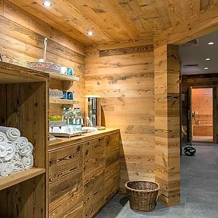 白塔迪皮妮酒店 酒店