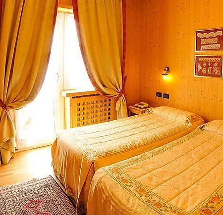 Hotel Dei Pini 4*