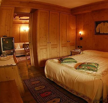 Hotel Dei Pini 4*
