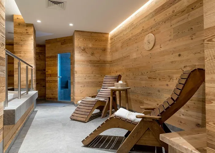 Dei Pini Hotell 4*